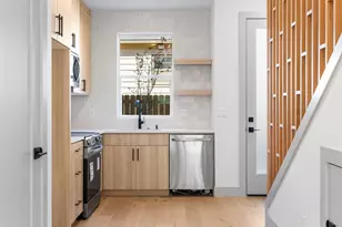 2073 SE Harold St, Portland, OR 97202 - Photo 3
