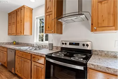 712 NW 6th St, Pendleton, OR 97801 - Photo 9