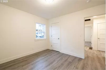 11129 SE Stark St, Portland, OR 97216 - Photo 13