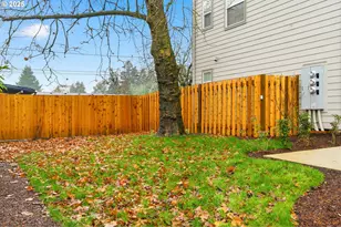 11129 SE Stark St, Portland, OR 97216 - Photo 19