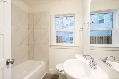 11129 SE Stark St, Portland, OR 97216 - Photo 11