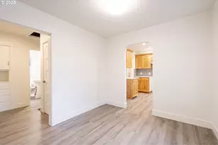 11129 SE Stark St, Portland, OR 97216 - Photo 7