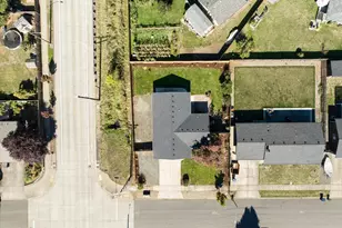 6916 D St, Springfield, OR 97478 - Photo 31