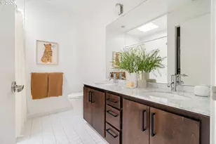 245 SW Meade St, Portland, OR 97201 - Photo 27