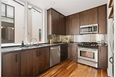 245 SW Meade St #M3, Portland, OR 97201 - Photo 13