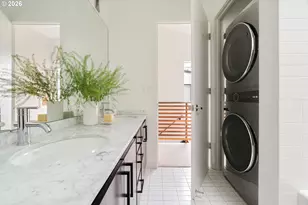 245 SW Meade St, Portland, OR 97201 - Photo 29