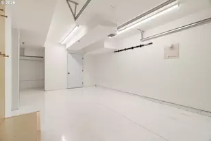 245 SW Meade St, Portland, OR 97201 - Photo 33