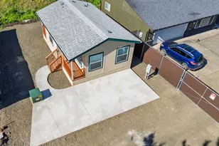 201 NE Peggy Ave, Roseburg, OR 97470 - Photo 19