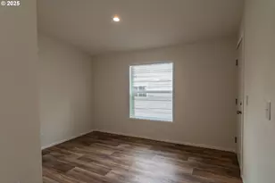 201 NE Peggy Ave, Roseburg, OR 97470 - Photo 11