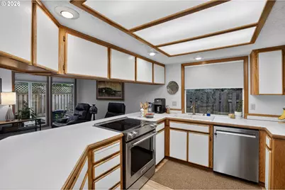 10602 SW Kent St, Portland, OR 97224 - Photo 17