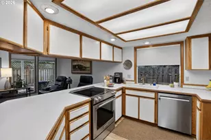 10602 SW Kent St, Portland, OR 97224 - Photo 17