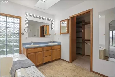 6593 Rippling Brook Dr SE, Salem, OR 97317 - Photo 29