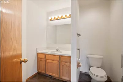 6593 Rippling Brook Dr SE, Salem, OR 97317 - Photo 17