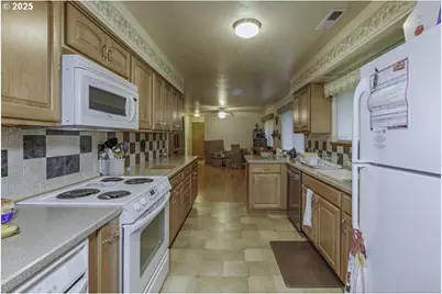 700 NW 18th Pl, McMinnville, OR 97128 - Photo 19