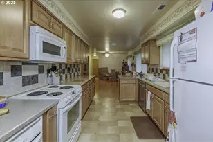 700 NW 18th Pl, McMinnville, OR 97128 - Photo 19