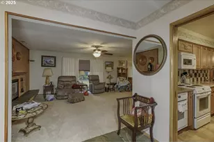 700 NW 18th Pl, McMinnville, OR 97128 - Photo 11