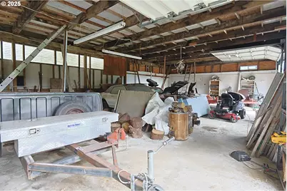 565 Lindy Ln, Coos Bay, OR 97420 - Photo 39