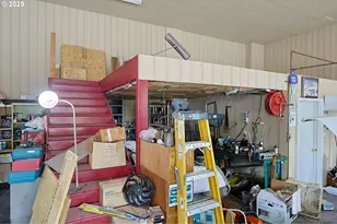 565 Lindy Ln, Coos Bay, OR 97420 - Photo 11