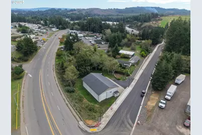 565 Lindy Ln, Coos Bay, OR 97420 - Photo 43