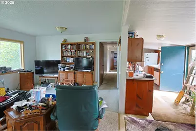 565 Lindy Ln, Coos Bay, OR 97420 - Photo 27