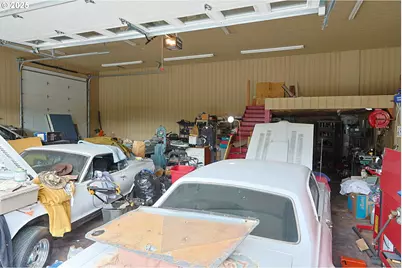 565 Lindy Ln, Coos Bay, OR 97420 - Photo 13