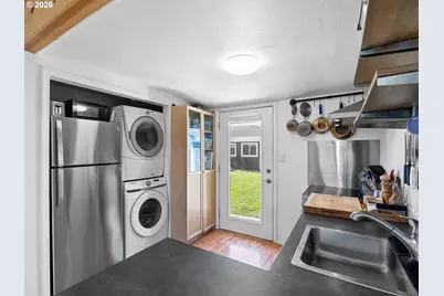 8130 SE Yamhill St, Portland, OR 97215 - Photo 5