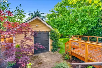 6326 N Commercial Ave, Portland, OR 97217 - Photo 35