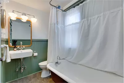 6326 N Commercial Ave, Portland, OR 97217 - Photo 21