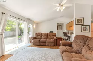 2660 SW Hume Ct, Portland, OR 97219 - Photo 9
