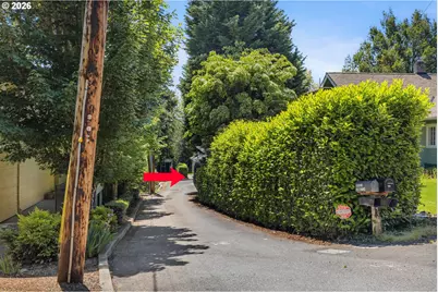 2660 SW Hume Ct, Portland, OR 97219 - Photo 33