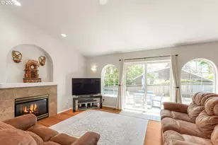 2660 SW Hume Ct, Portland, OR 97219 - Photo 11