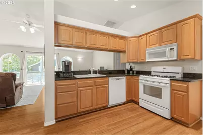 2660 SW Hume Ct, Portland, OR 97219 - Photo 7