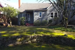 536 NE Hazelfern Pl, Portland, OR 97232 - Photo 1