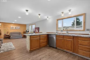 2637 14th St, Baker City, OR 97814 - Photo 5