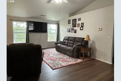 150 Umpqua View Dr, Roseburg, OR 97471 - Photo 13