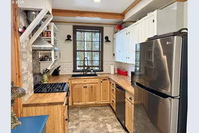 27314 W Odell Lake Rd #W2, Crescent Lake, OR 97733 - Photo 5