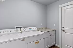 7260 Glacier Dr, Springfield, OR 97478 - Photo 21