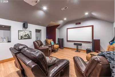 1749 22nd St, Hood River, OR 97031 - Photo 37