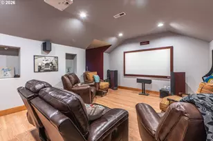 1749 22nd St, Hood River, OR 97031 - Photo 37