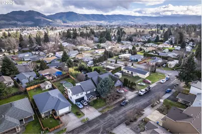 1749 22nd St, Hood River, OR 97031 - Photo 43