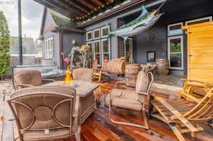 1749 22nd St, Hood River, OR 97031 - Photo 3