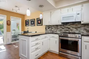 32455 SW Lake Point Ct, Wilsonville, OR 97070 - Photo 11