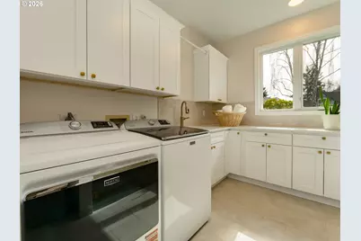 14030 Edenberry Ct, Lake Oswego, OR 97035 - Photo 23