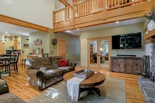 24727 E McKenzie Valley Ct, Welches, OR 97067 - Photo 9
