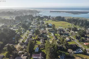 950 1st St NE, Bandon, OR 97411 - Photo 43