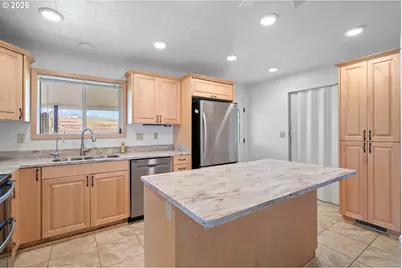 243 SE 4th Ave, Pilot Rock, OR 97868 - Photo 9