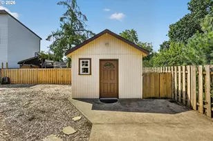 6128 SE Center St, Portland, OR 97206 - Photo 39