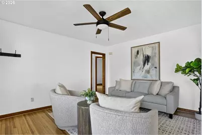 6128 SE Center St, Portland, OR 97206 - Photo 9