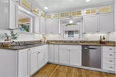 6128 SE Center St, Portland, OR 97206 - Photo 17