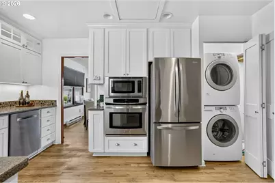 6128 SE Center St, Portland, OR 97206 - Photo 21